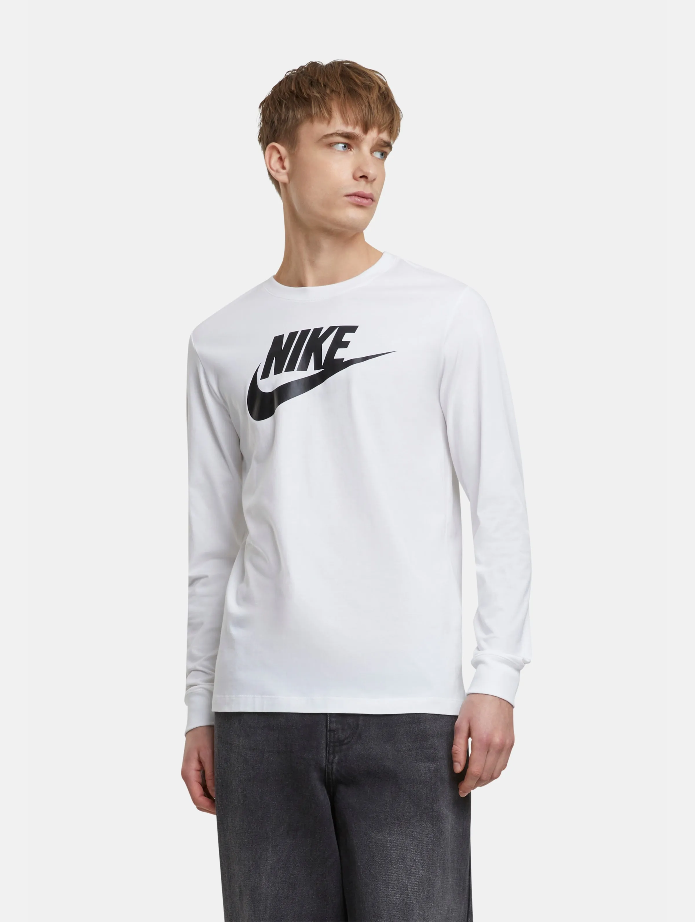 Nike Icon Futura