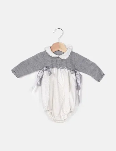 NoName Pelele gris con lunares