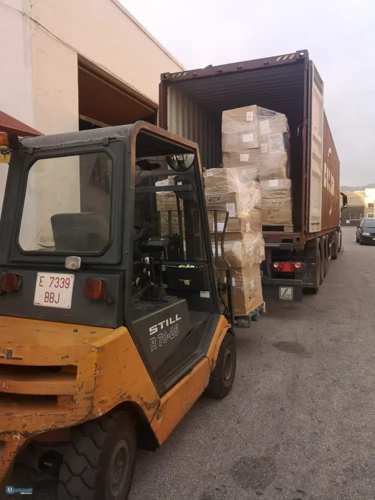 Nuevo stock de productos de bazar para exportación