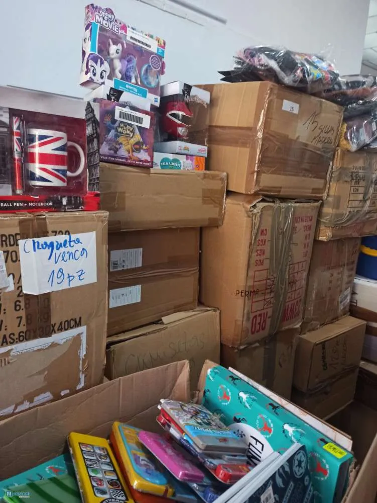 Nuevo stock de productos de bazar para exportación