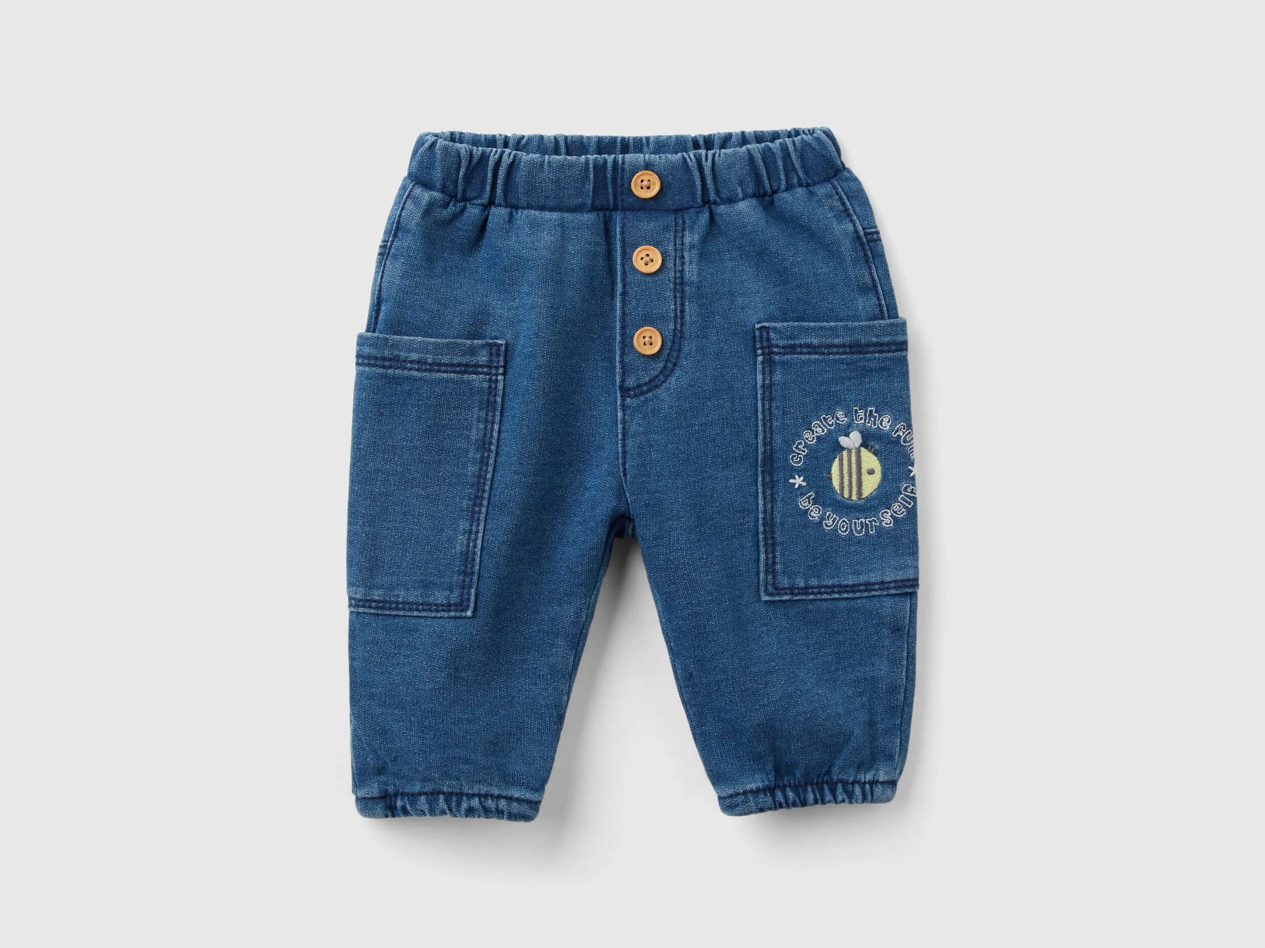 Pantalón con bolsillos de felpa efecto denim