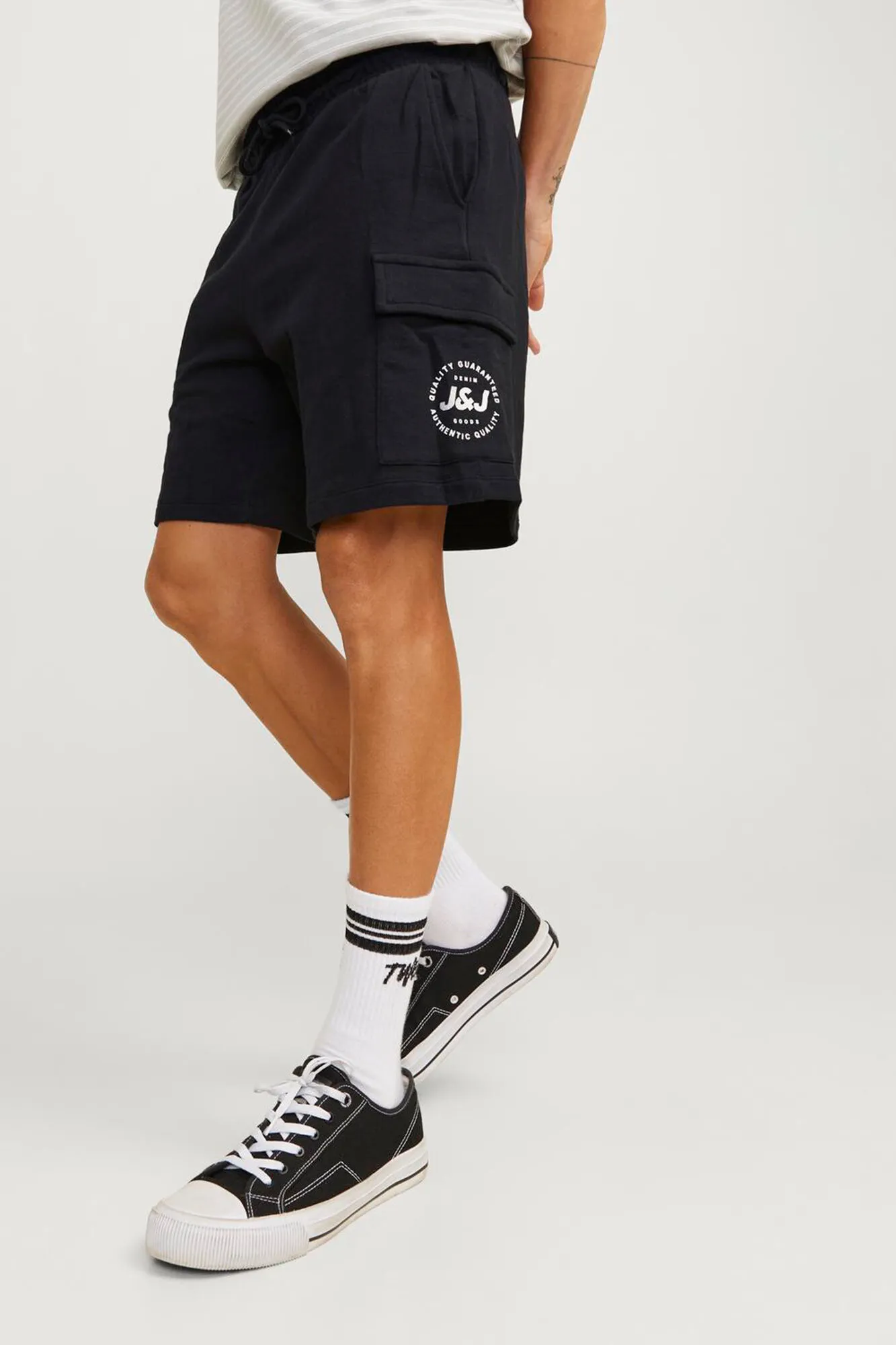 Pantalón corto tipo cargo