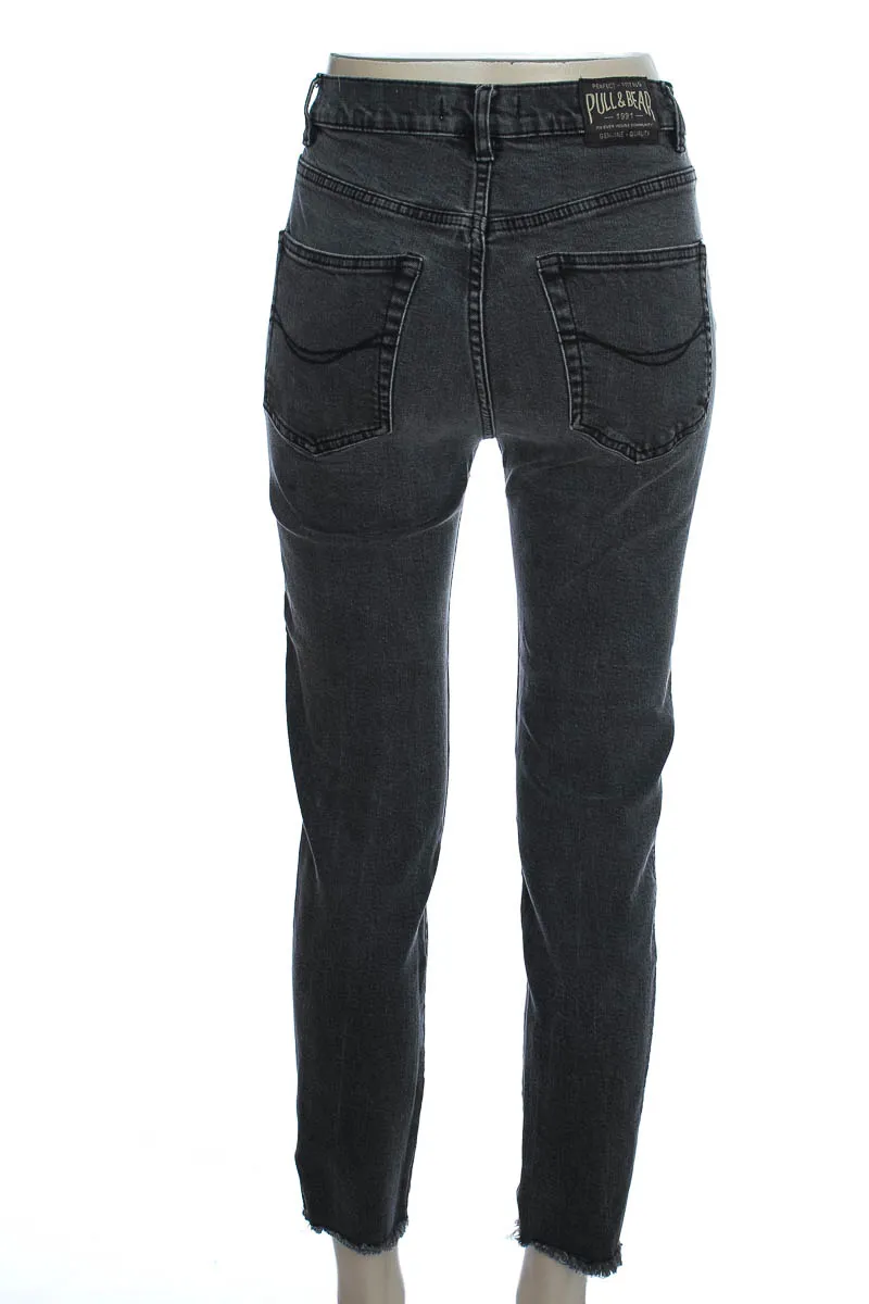 PANTALóN COLOR GRIS  PULL &AMP; BEAR