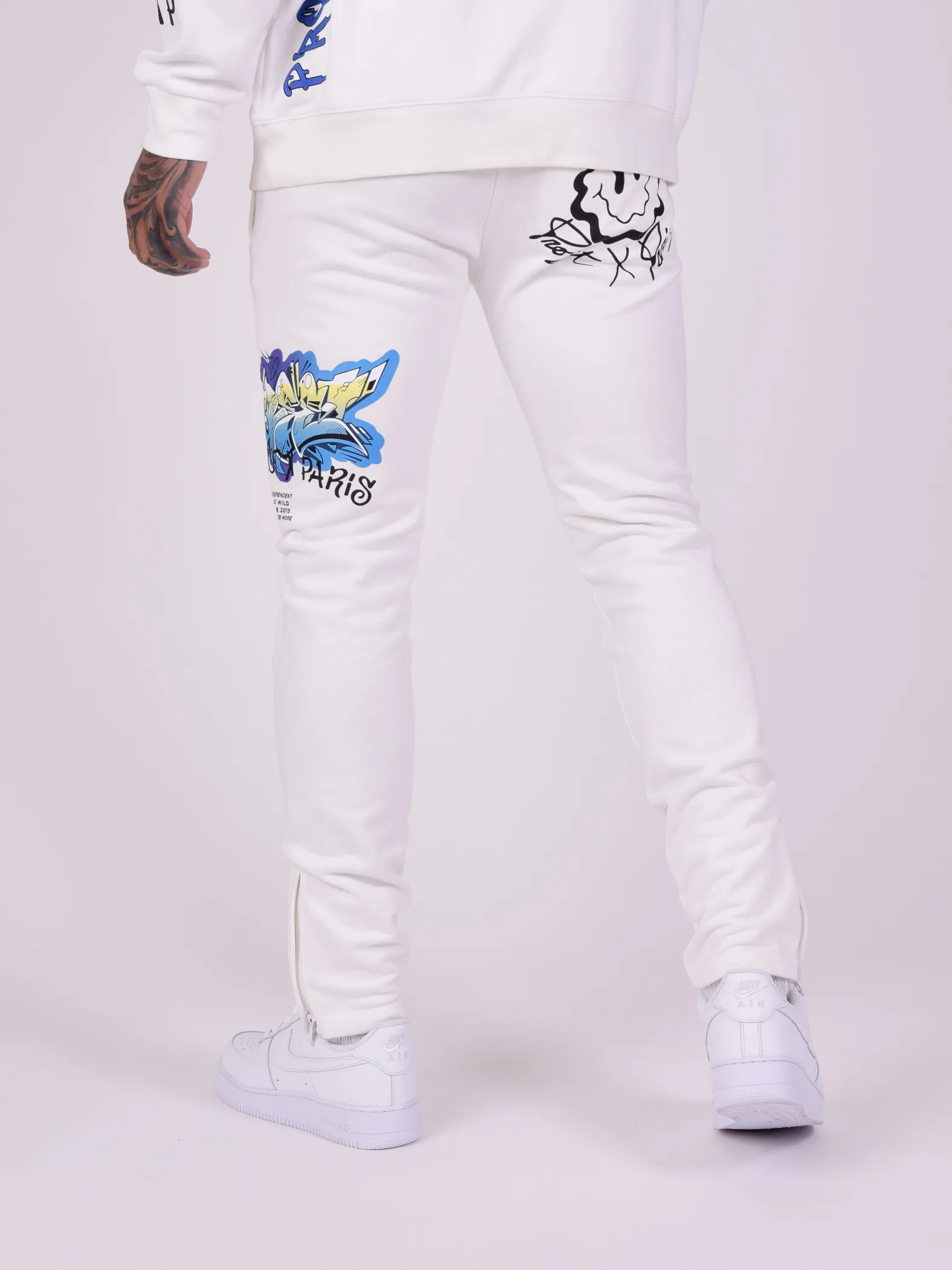 Pantalón de chándal con estampado de arte callejero