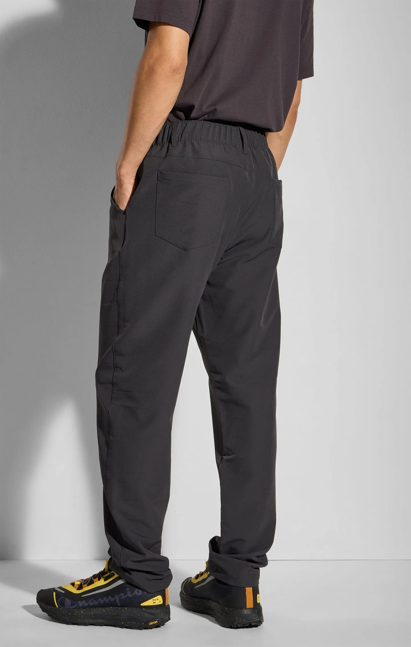 Pantalón de tejido de corte ajustado