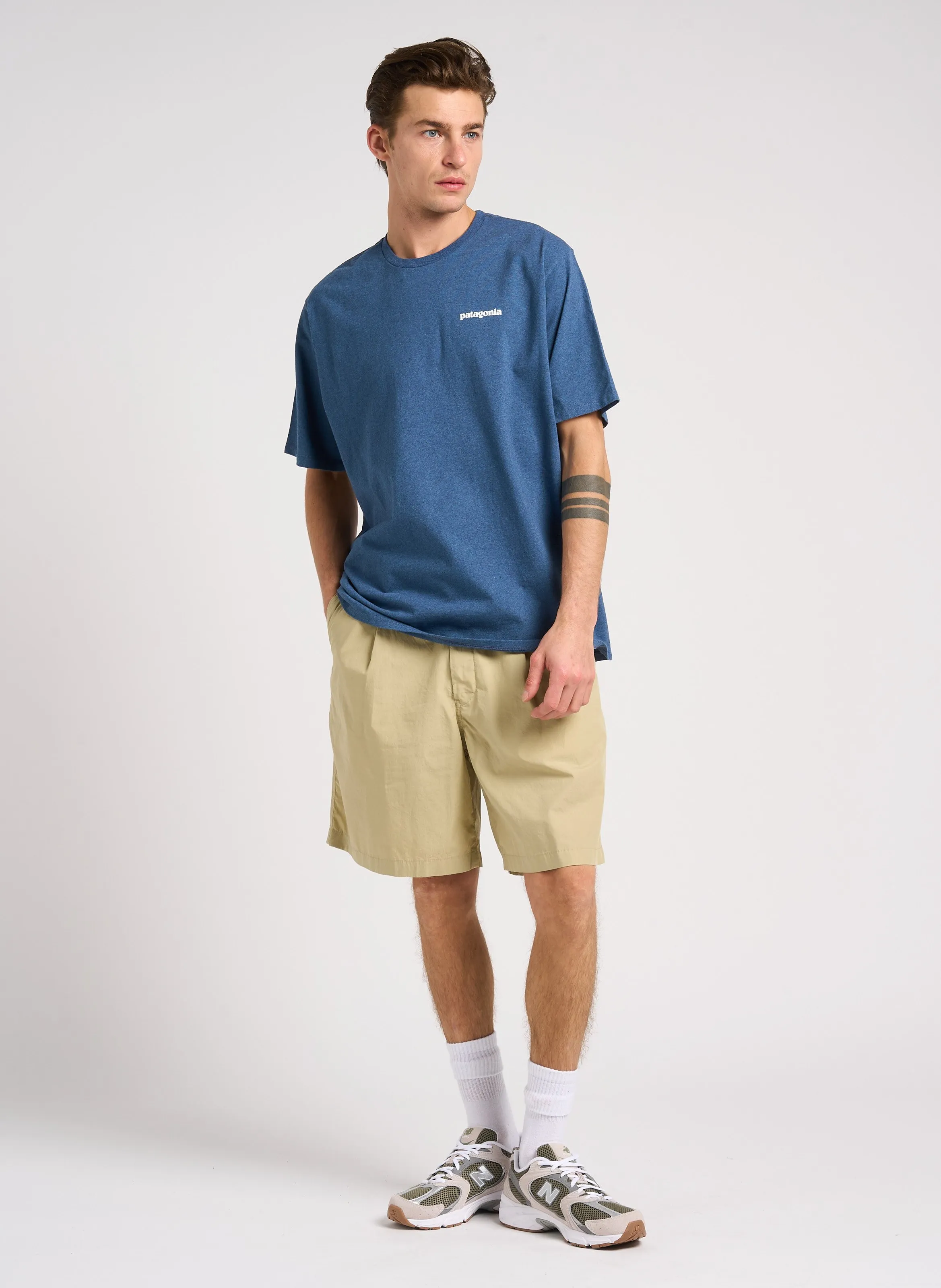 PATAGONIA Camiseta regular fit de mezcla de algodón serigrafiada con cuello redondo en azul
