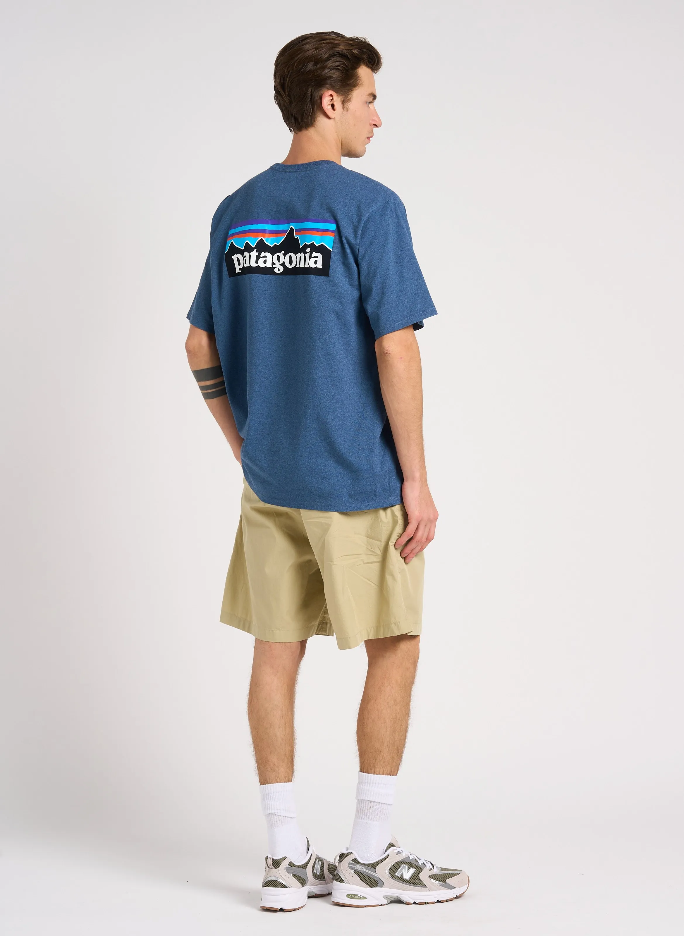 PATAGONIA Camiseta regular fit de mezcla de algodón serigrafiada con cuello redondo en azul