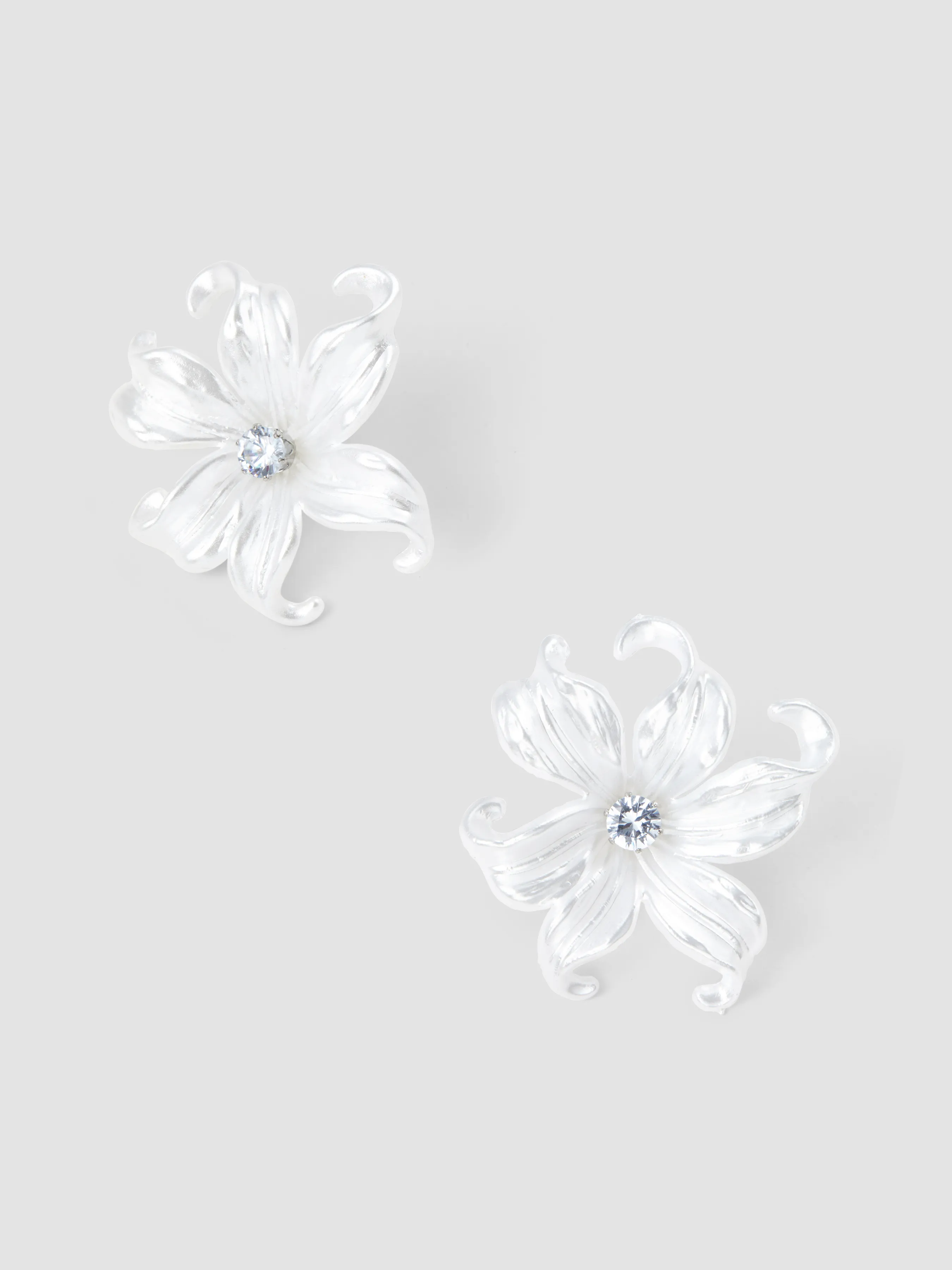 Pendientes de flor con diamantes de imitación