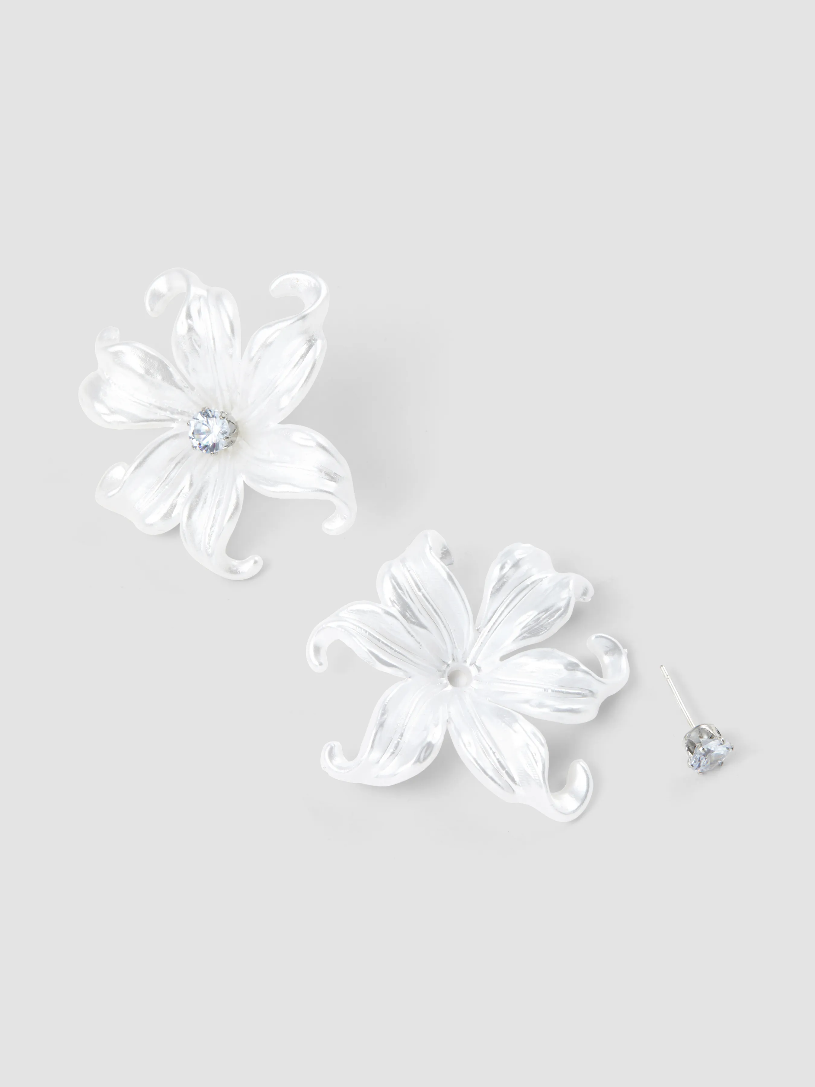 Pendientes de flor con diamantes de imitación