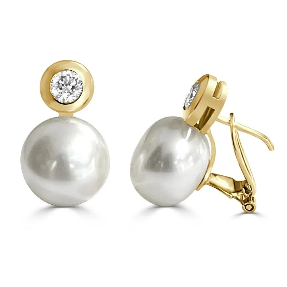 Pendientes de oro 18k con chatón y circonita de 4mm y perla de 12mm con cierre omega