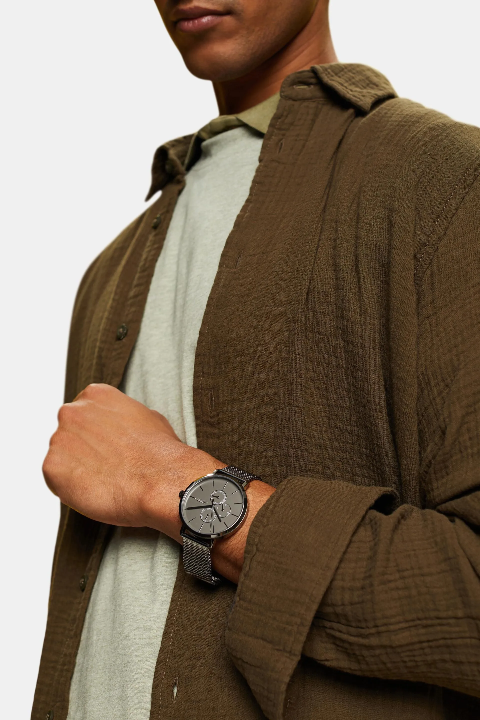 Reloj con correa de malla de acero inoxidable