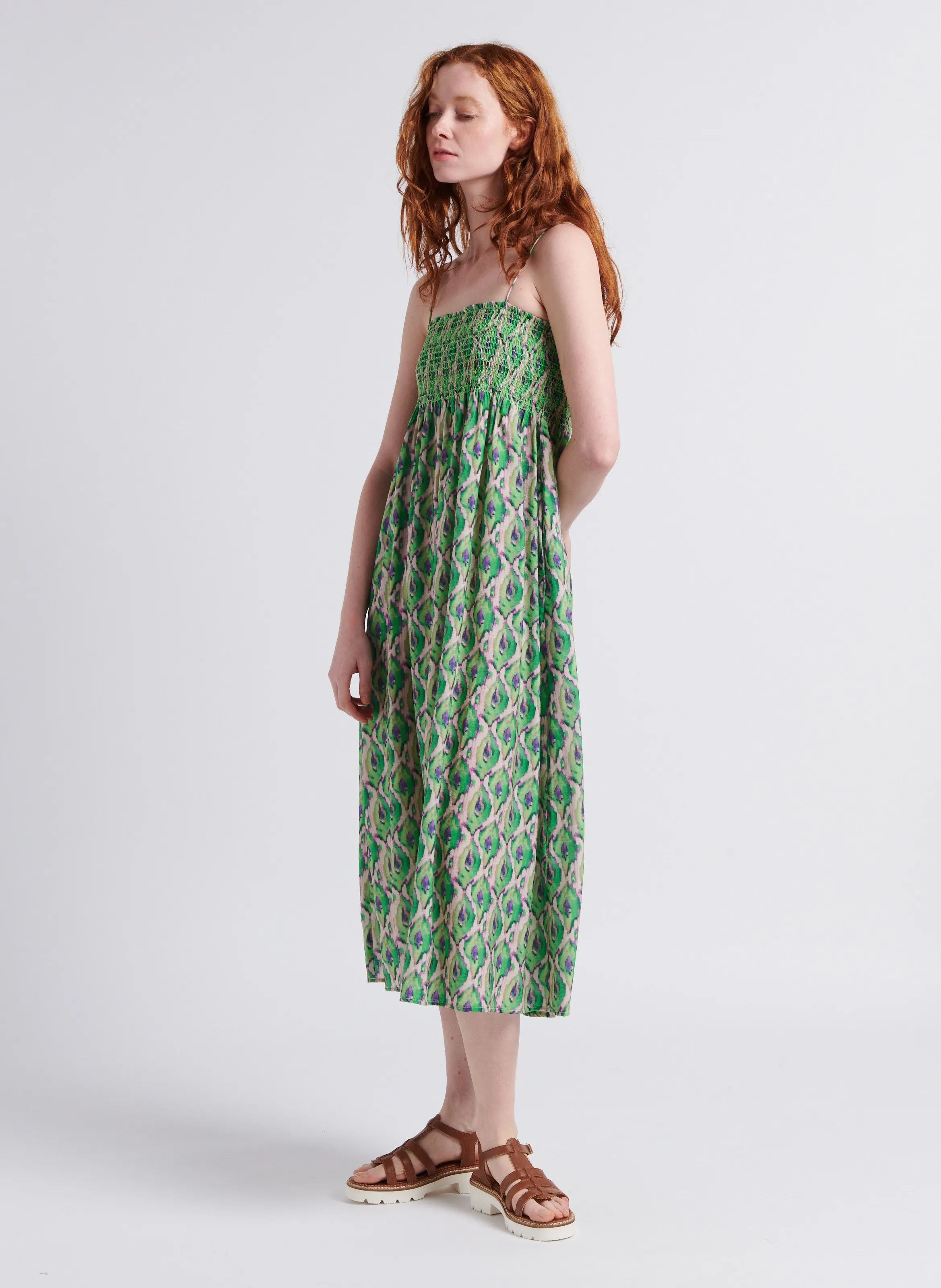 SEE U SOON Vestido midi recto estampado con escote cuadrado en verde
