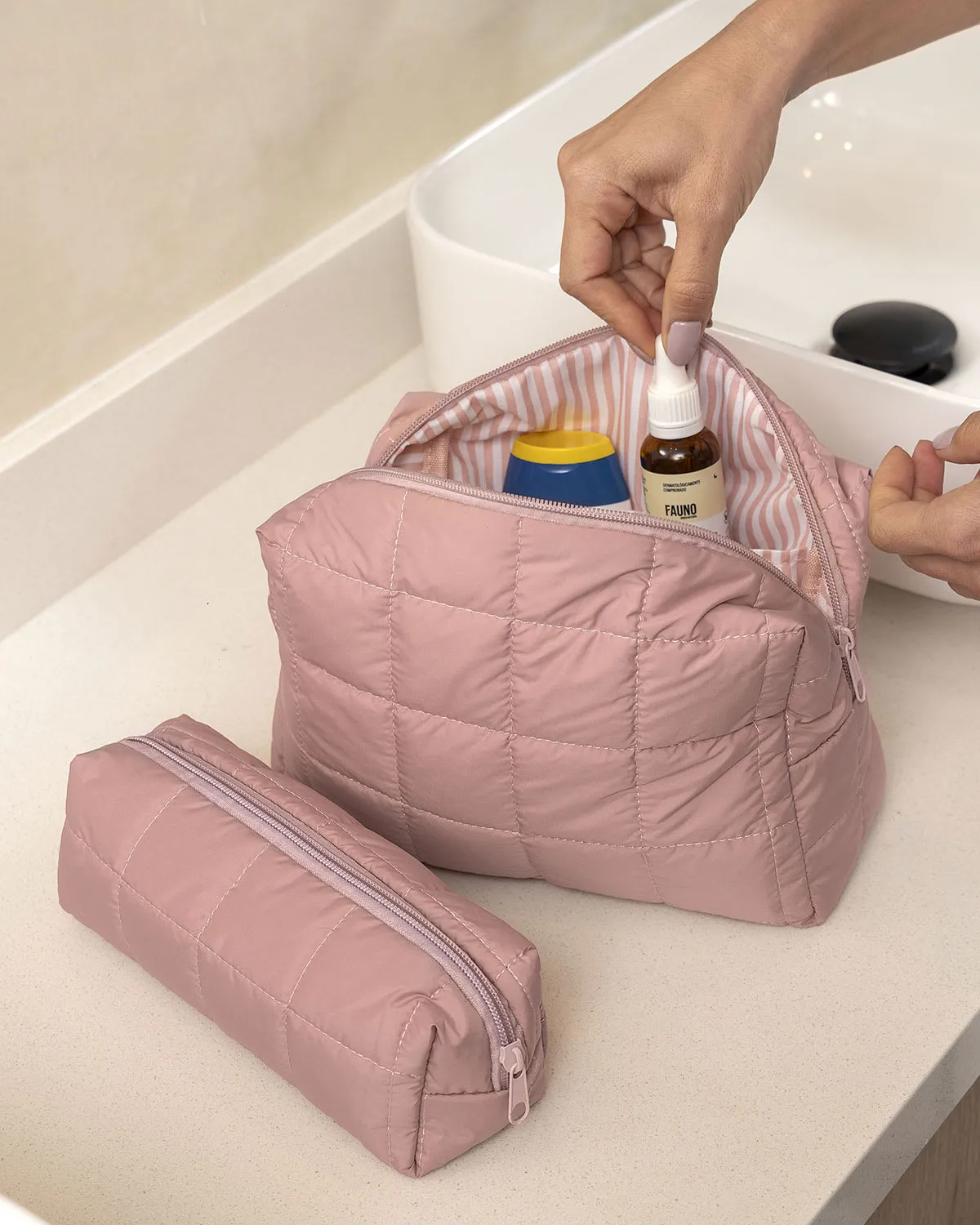 Set X2 cosmetiqueras con cierre superior