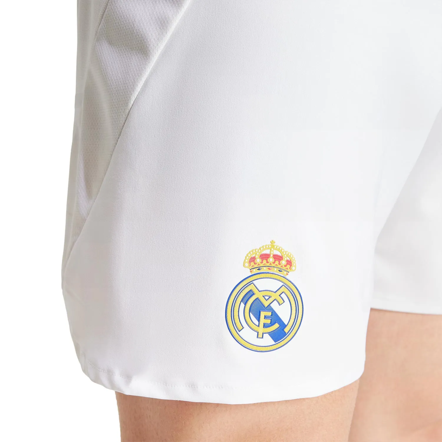 Short adidas Real Madrid auténtico 2024 2025