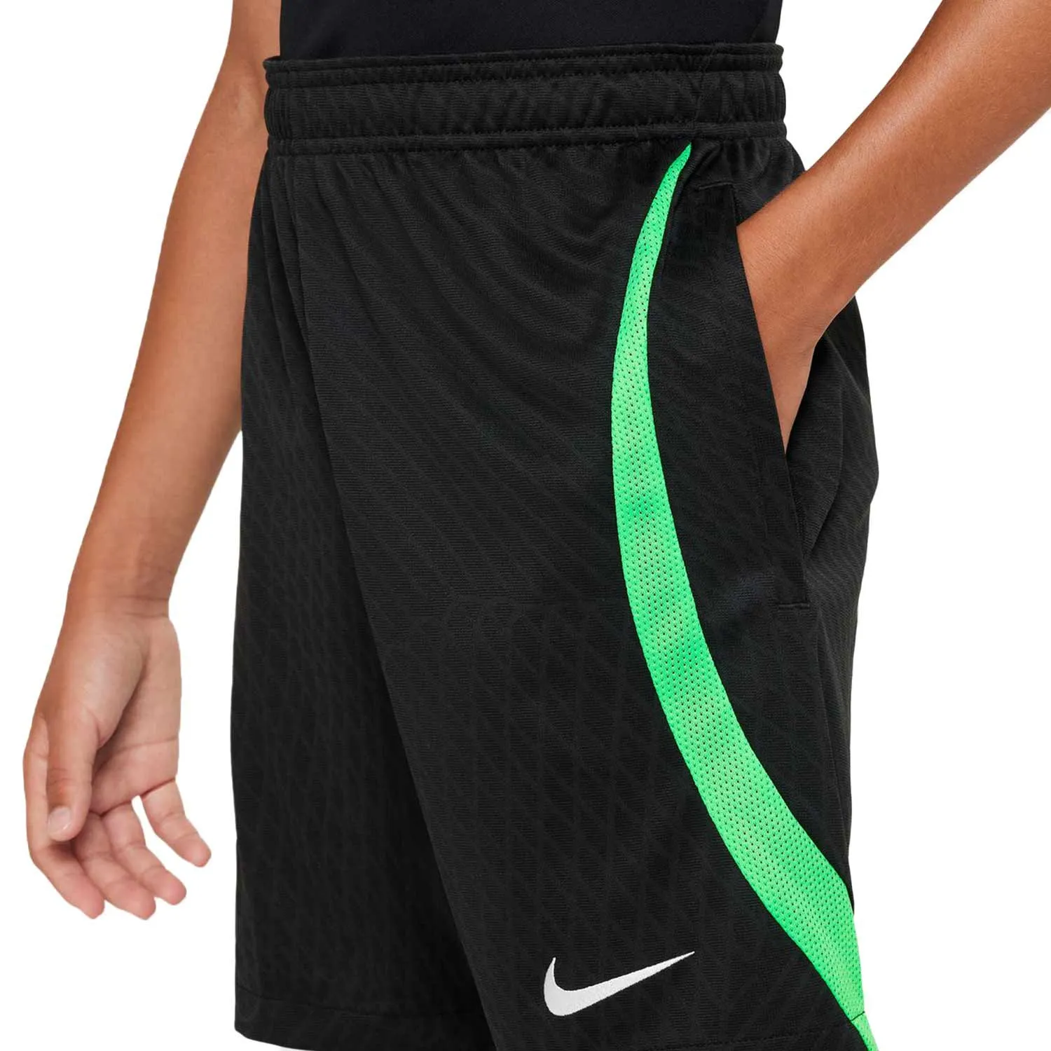 SHORT NIKE LIVERPOOL ENTRENAMIENTO NIñO DRIFIT STRIKE