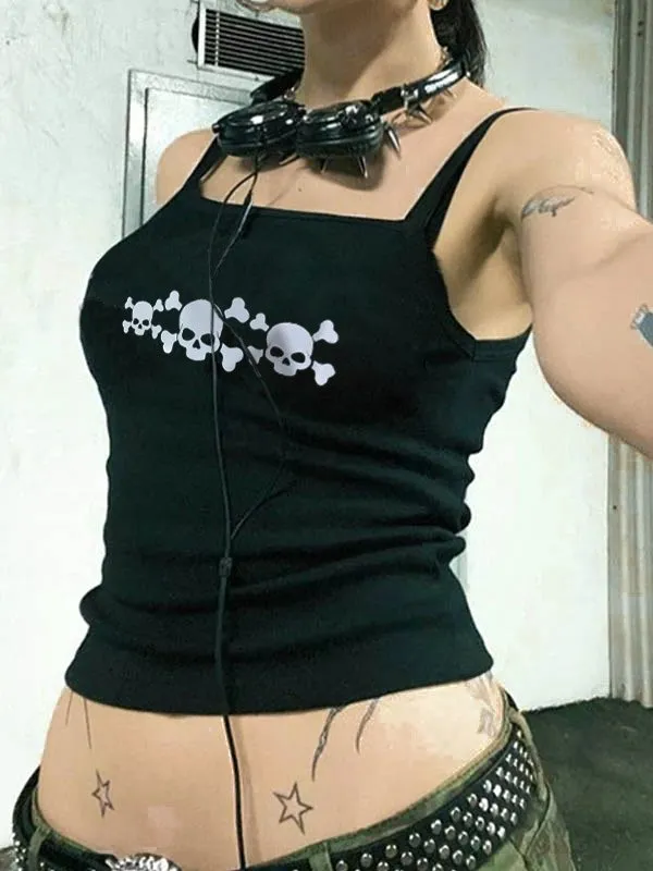 Top corto de tirantes negro con estampado de calaveras