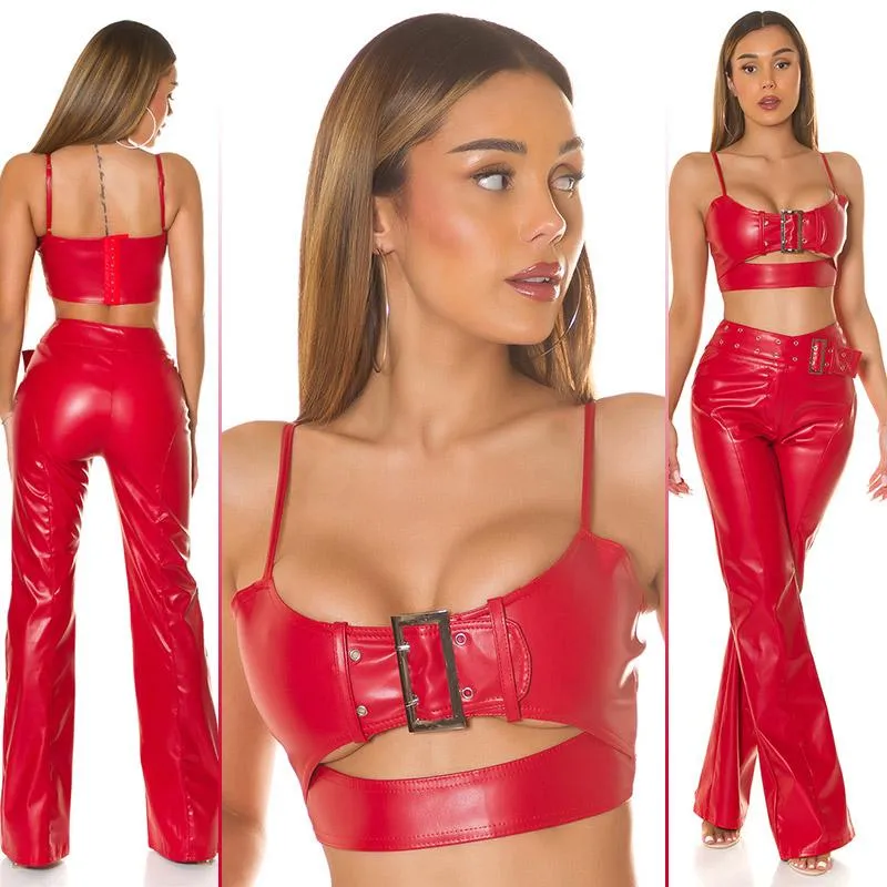Top corto polipiel rojo con hebilla