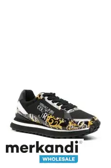 VERSACE JEANS COUTURE: chanclas y zapatos desde 32 €