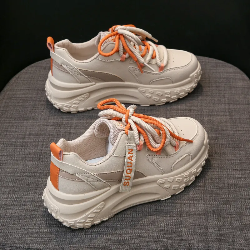 Versátil Pad Dad Mujer Ins, Versión coreana, nueva altura de verano de 2024 Aumentos deportivos que aumentan los zapatos de muje