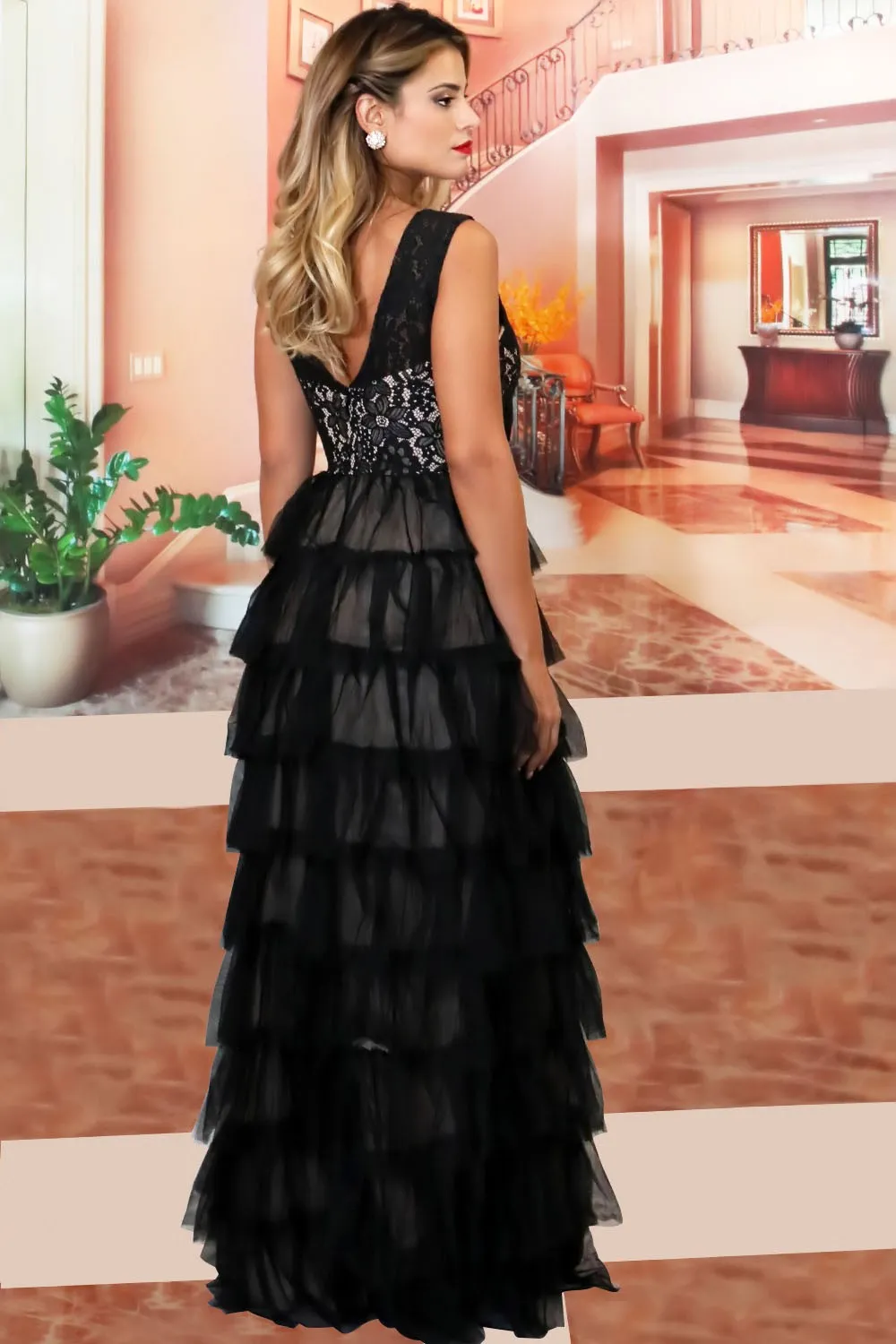 Vestido de encaje con volantes de tul