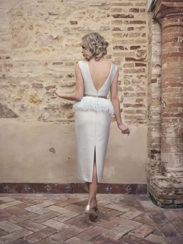 VESTIDO DE FIESTA CON PLUMAS