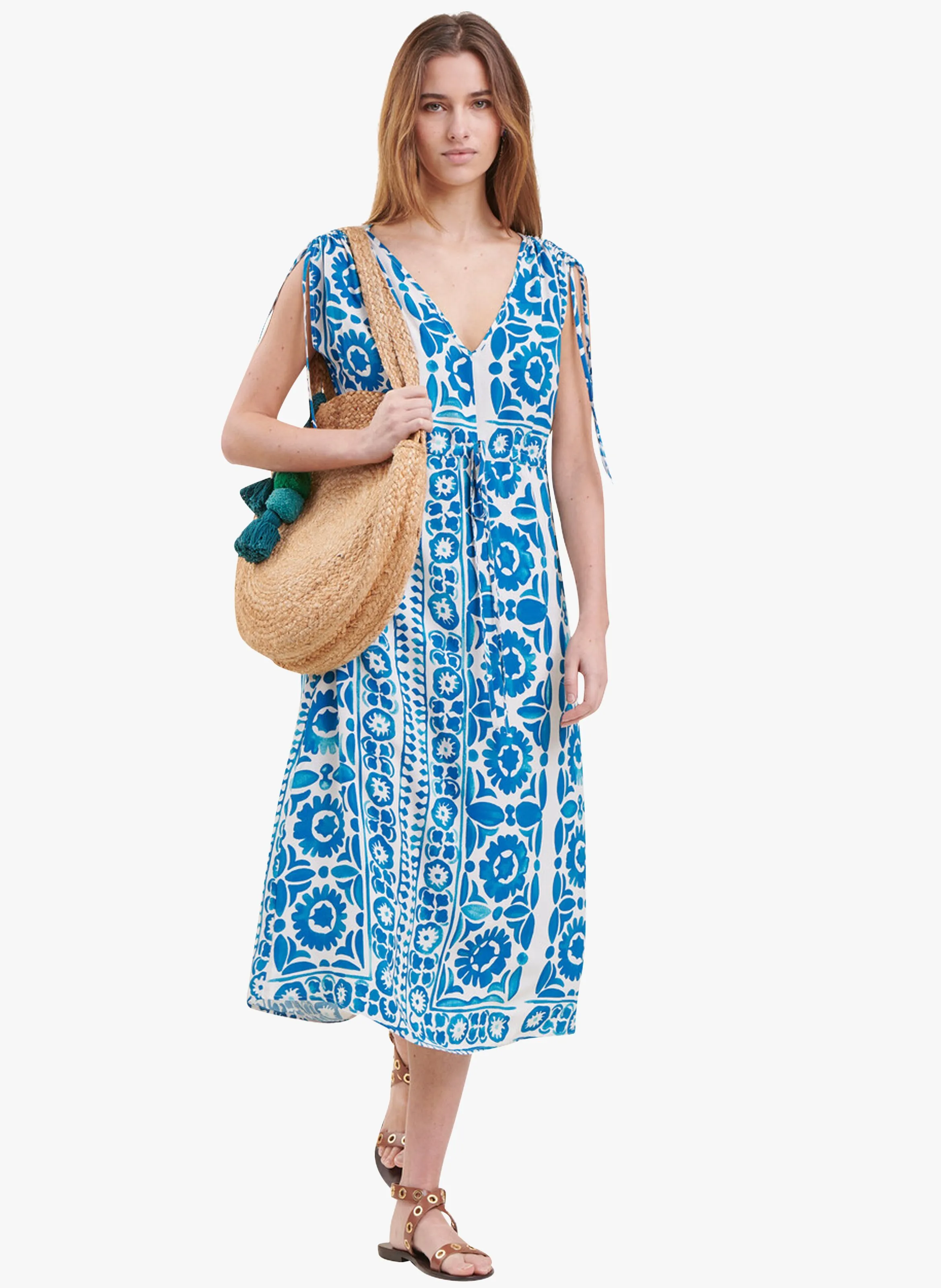 Vestido largo holgado con cuello de pico en azul