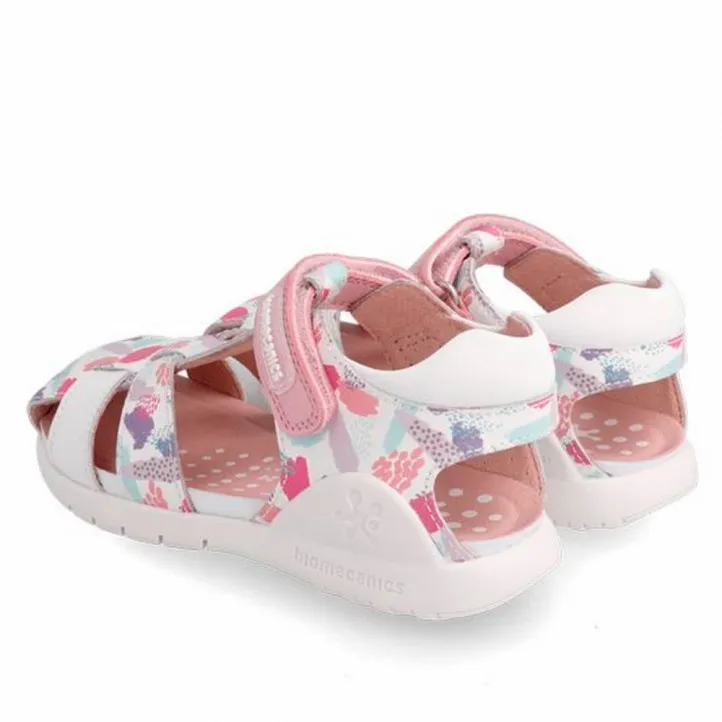 Zapatos Biomecanics con estampados rosas y fucsias