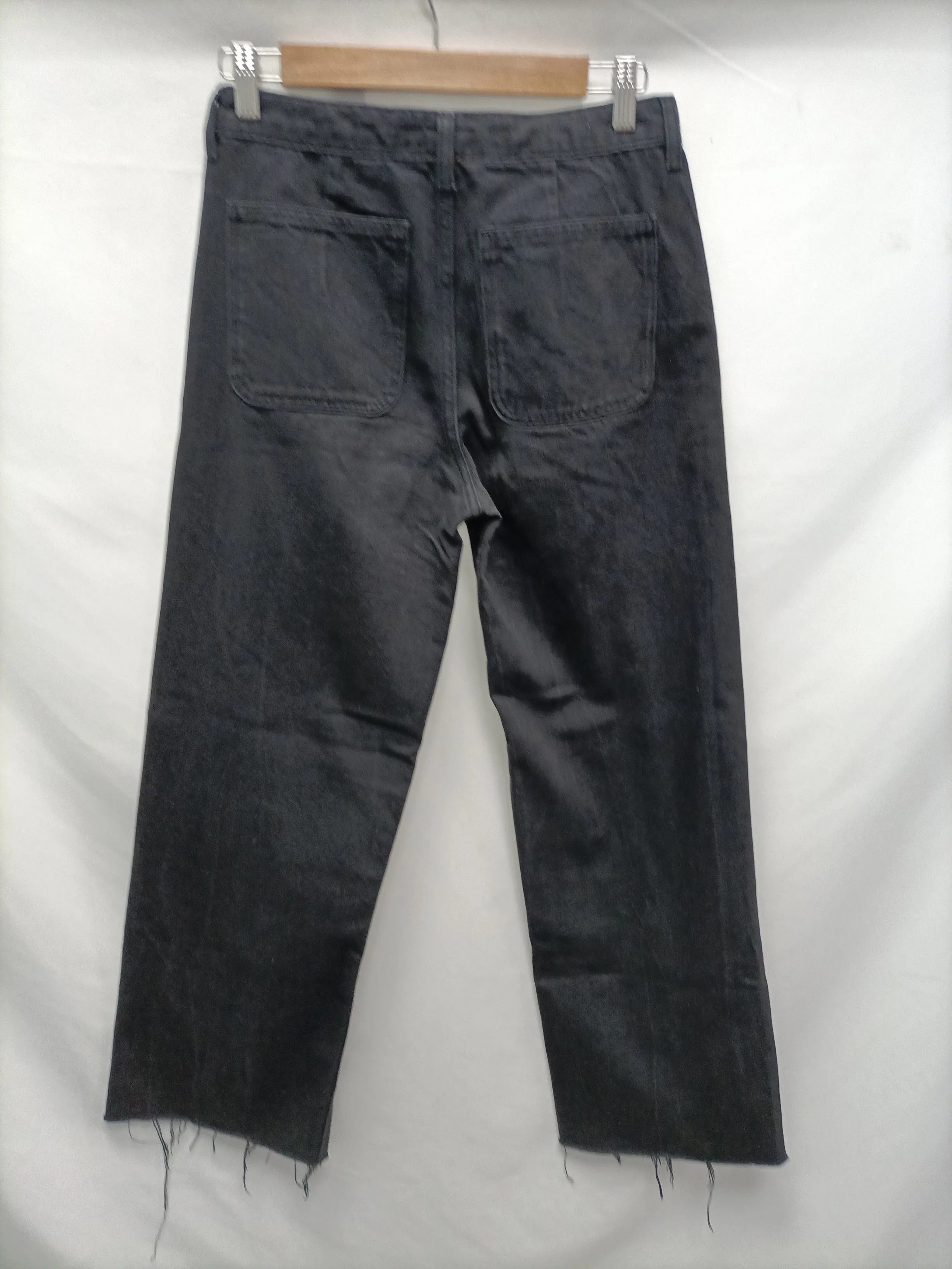 ZARA. Pantalón negro ancho T.36